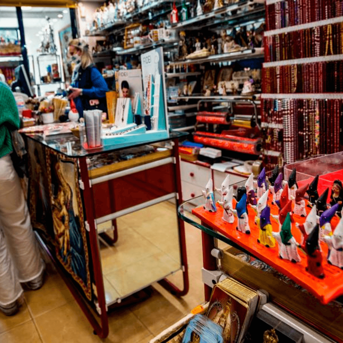 クリスマスシーズンに食べられるスペインの伝統菓子トゥロン（Turrón）。アーモンドと蜂蜜を使ったお土産。