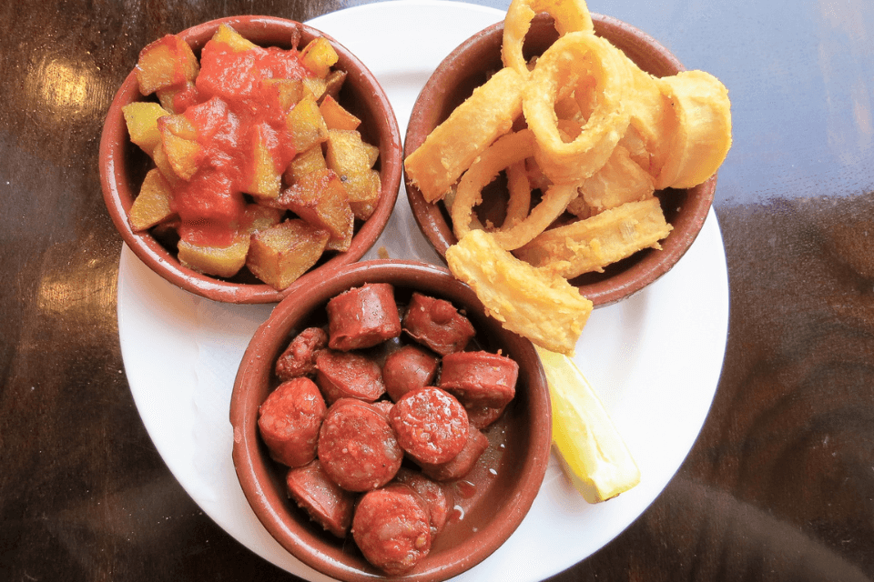 スペイン旅行の名物料理パエリアの写真