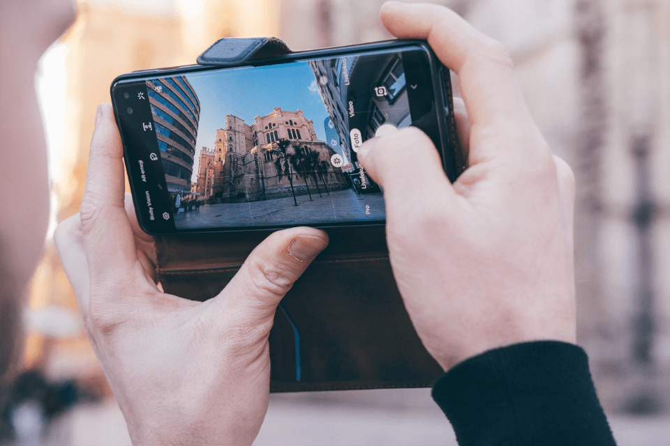 スペイン旅行で使えるSIMカードとスマートフォン
