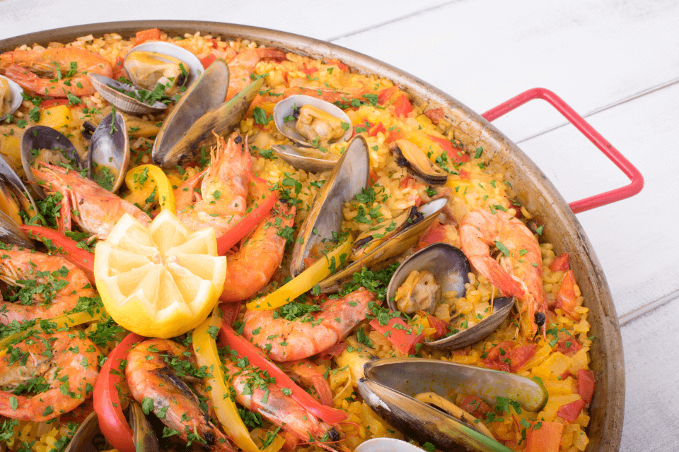 スペインの食費例（バルのタパスやメニュー）