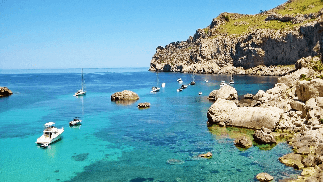 マヨルカ島 カラ・フィゲラ（Cala Figuera）漁村と透明度の高い入り江