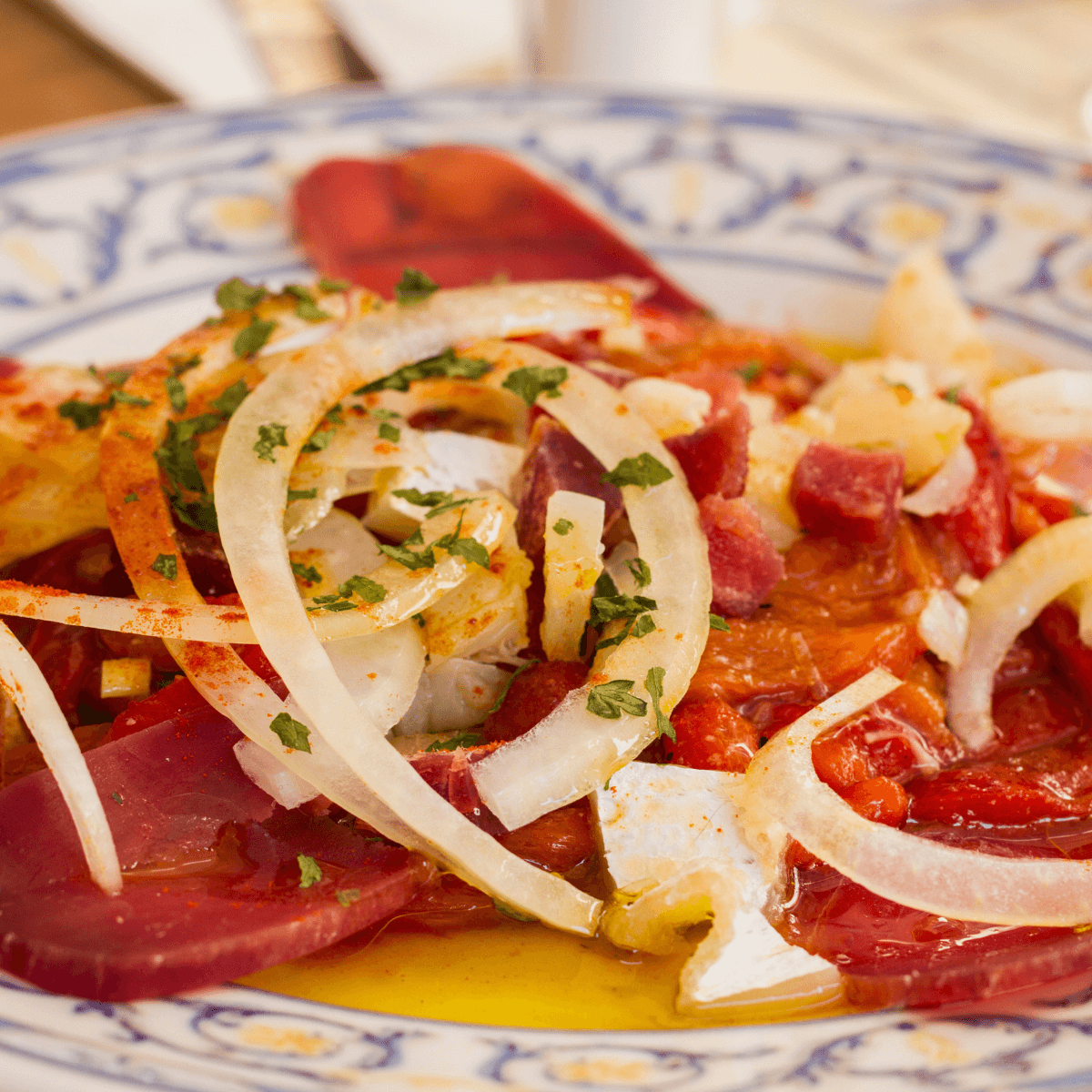 マグロの塩漬け乾燥肉（モハマ）の写真