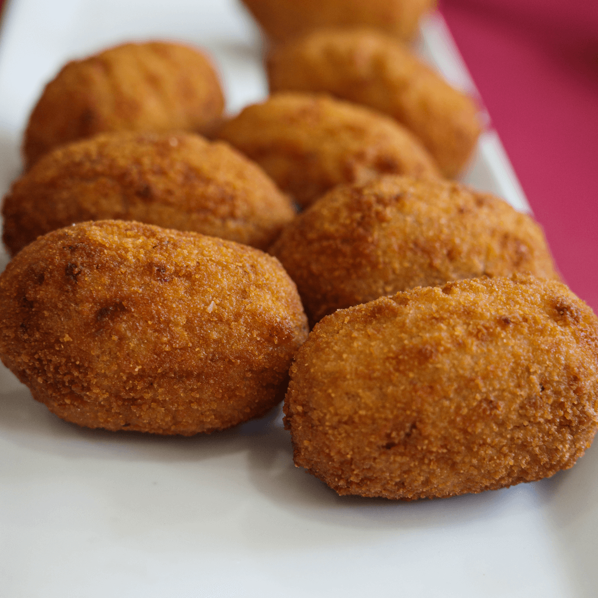 揚げたてのクロケッタスの写真